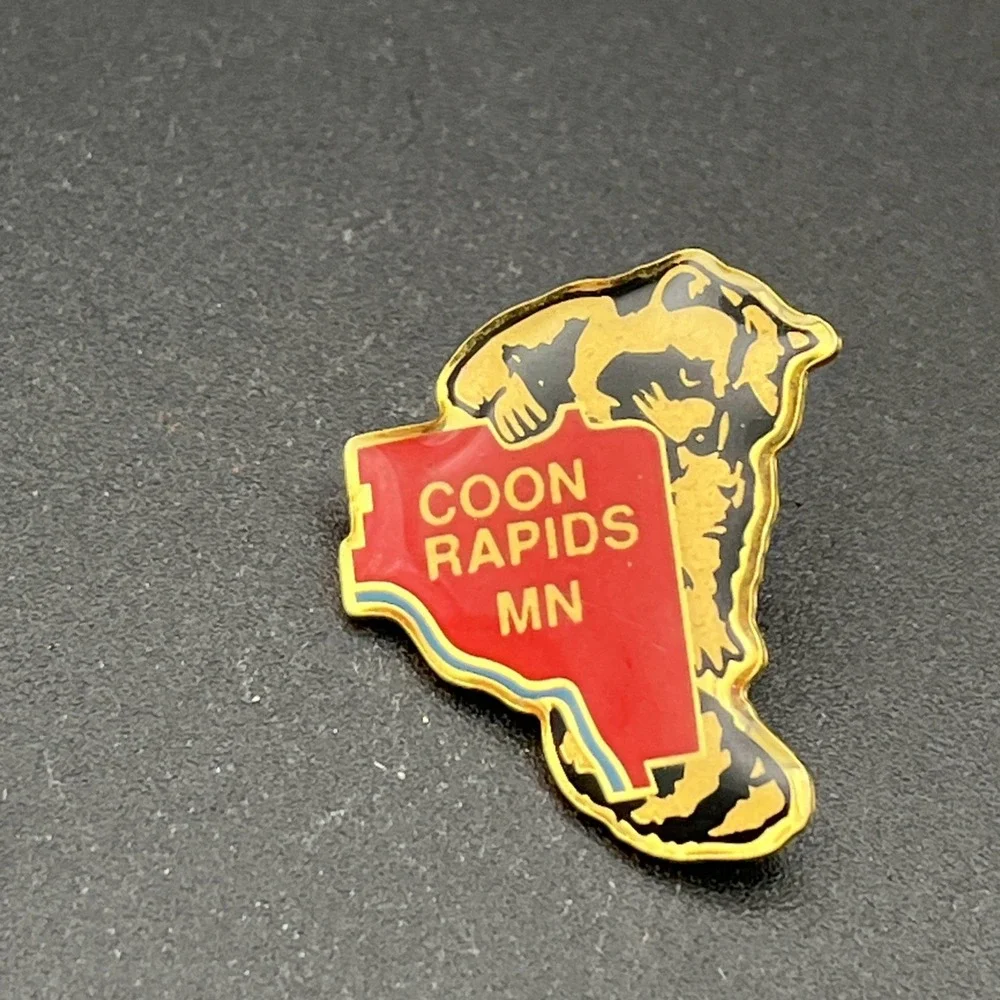 Coon‎ Rapids Minnesota Raccoon Lapel Hat Pin